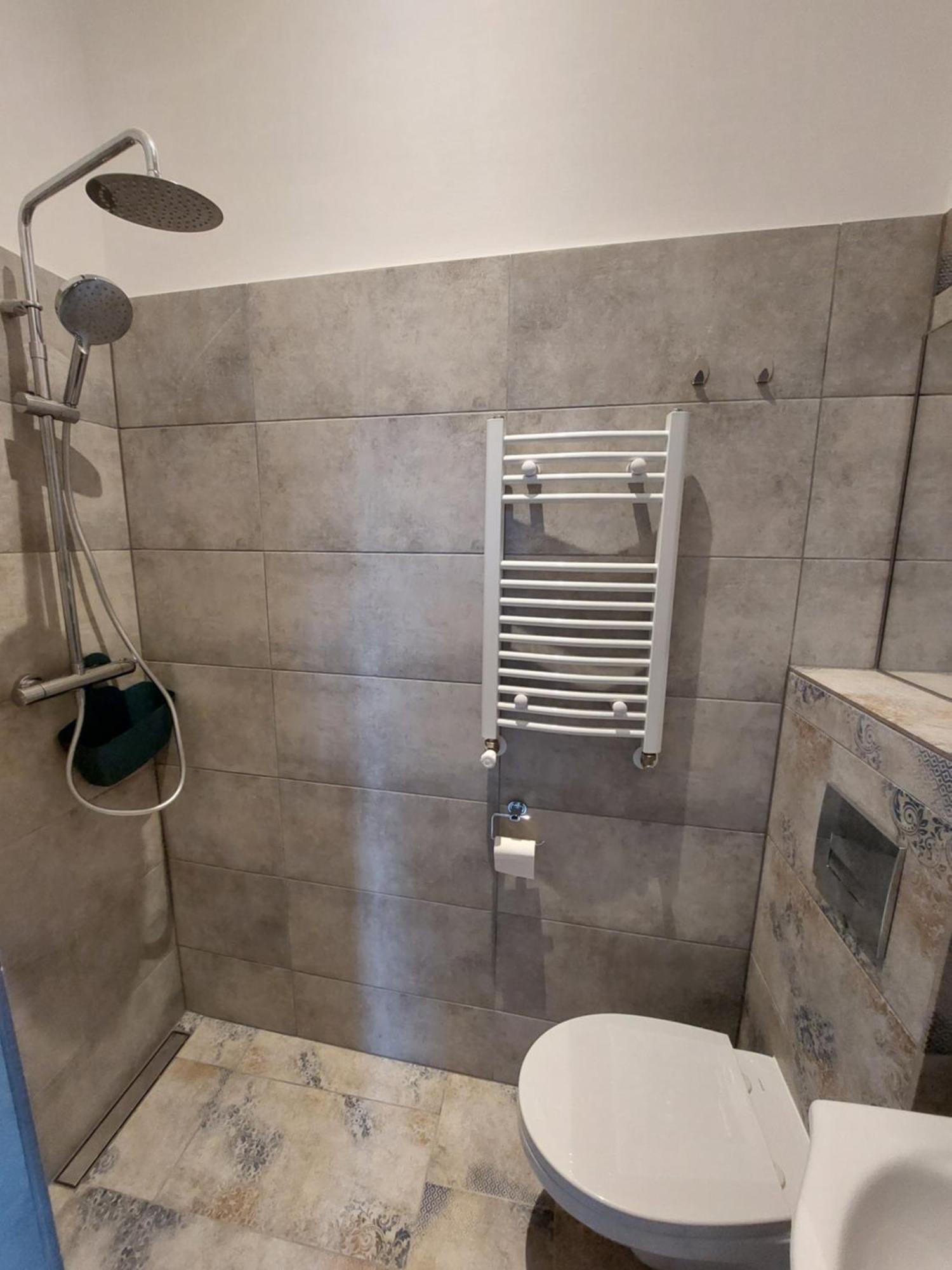 Apartament คาเมียนนา กูรา ภายนอก รูปภาพ