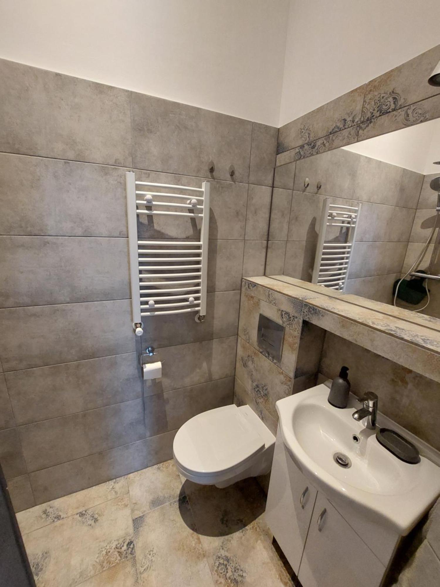 Apartament คาเมียนนา กูรา ภายนอก รูปภาพ